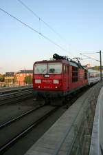 Railion 180 017-6 mit Berlin-Warszawa-Express am 28.9.2008 bei der Einfahrt in den Berliner Hbf.