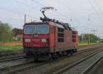 Nachdem 180 017-6 ihre Schttgutwagen nach Seddin gebracht hat, ist sie auf der Rckfahrt in Richtung Dresden und steht hier im Bahnhof von Zossen und wartet auf die Weiterfahrt.