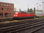 181 209-8 trifft bei Regen mit IC437 aus Luxembourg nach Norddeich-Mole an Gleis 8 in Koblenz ein.