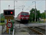 Nicht nur in Frankreich, auch in Luxemburg gibt es an jedem Bahnbergang das Warnschild:  Un train peut en cacher un autre  (Ein Zug kann einen anderen verbergen).