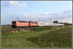 181 219 schleppt die 115 346 samt ihrem IC 2159 von Saarbrcken nach Frankfurt. Die Aufnahme entstand am 05.09.2007 bei Ltzelsachsen.