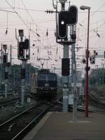 181-206 zwischen franzsischen Lichtsignalen im nrdlichen Gleisfeld  des Straburger Hauptbahnhofs.