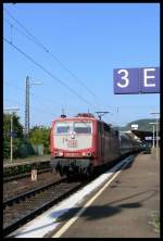 Die seit Mai 2007 z-gestellte 181 203 hatte am 12.9.2006 noch die Aufgabe, den EC 56 zu bespannen, hier bei der Durchfahrt in Weinheim.