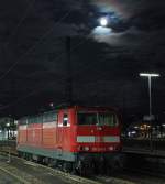 181 210 steht im Mondlicht am 08.01.12 in Karlsruhe Hbf abgestellt.