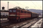 171013 steht hier am 19.2.1994 um 13.58 Uhr mit dem P 8684 in Richtung Elbingerode auf Gleis 2 im Bahnhof Blankenburg. Damals wurde dieses Gleis und der Bahnsteig noch genutzt. Seitdem der Personenverkehr auf der Rübelandbahn eingestellt ist, wird nur noch der Hausbahnsteig für Personenzüge angefahren!