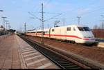 401 515-2 als umgeleiteter ICE 693 (Linie 11) von Berlin Hbf (tief) nach Stuttgart Hbf durchfährt den Hp Leipzig Messe auf der Neubaustrecke Erfurt–Leipzig/Halle (KBS 580). [24.3.2018 | 16:38 Uhr]