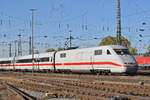 ICE 401 086-4 fährt beim Badischen Bahnhof ein.