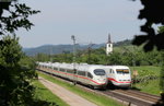 401 078-1  Bremerhaven  als ICE 70 (Chur-Hamburg Altona) trifft auf 403 018-5   Münster(Westf)  und als 403 061-5  Celle  als ICE 107 (Köln Hbf-Basel SBB) bei Denzlingen 10.6.16