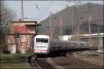 402 043  Bautzen/Budyin  fhrt als ICE557 von Kln Hbf mit Ziel Berlin-Ostbahnhof und legt sich in Westhofen in die Kurve.