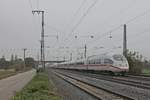 Nachschuss auf 403 560-6  Linz am Rhein , welcher am 31.10.2016 zusammen mit 406 082-8 (4682)  Köln  als ICE ___ (Basel SBB - Köln Hbf/Dortmund Hbf) durch Müllheim (Baden) in Richtung