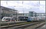 ICE Bad Oeynhausen nach Wien Westbf und 183 002 mit Alex nach Mnchen Hbf treffen sich in Regensburg Hbf.