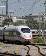 Sehr geschlängelt -     ist die Einfahrt in das Gleis 10 am Stuttgarter Hauptbahnhof.