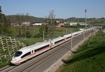 403 010 als ICE 101 (Dortmund Hbf–Basel SBB) am 21.04.2015 sdlich des Katzenbergtunnels zwischen Schliengen und Haltingen