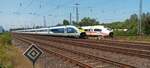 Ein absolut seltenes Bild, 2 x ICE Velaro, im Vordergrund als Eurostar320, gedacht für den Verkehr London-Köln und im Hintergrund unser bekannter ICE Velaro BR 407. Dieses Foto entstand am 17.07.2015 auf den von Siemens gemieteten Abstellgleisen in Moers Rheinkamp.