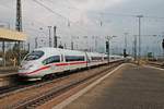 Einfahrt am 13.10.2015 von 406 507-4 (4607)  Hannover  als ICE 504 (Basel SBB - Köln Hbf) zusammen mit NS 406 052-1 (4652)  Arnhem  als ICE 104 (Basel SBB - Amsterdam CS) in Basel Bad Bf auf