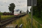 Ein in die Niederlande fahrender unbekannte ICE bei Boisheim am Bü Pütterhöfer Weg am Samstag den 16.7.2016