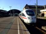 BR 411 (Tz 1131)  Trier  als ICE 1536 (Linie 15) nach Erfurt Hbf fährt in Halle(Saale)Hbf auf Gleis 4 ein.