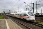 Nachschuss auf 411 060 (Tz 1160  Markt Holzkirchen ) und 411 052 (Tz 1152  Travemünde ) als ICE 1513  Arkona  (Linie 28) von Ostseebad Binz nach München Hbf, die den Bahnhof Bitterfeld auf