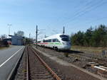 DB 411 070  Prenzlau  als ICE 1537 von Frankfurt (M) Hbf nach Berlin Gesundbrunnen, am 11.04.2022 in Gerstungen. Standort war hinter dem Ende des Verladegleises.