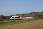 411 052  Travemünde  aus Gemünden kommend am 12. Oktober 2022 bei Himmelstadt im Maintal.