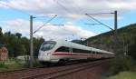 411 001-1  Neustadt an der Weinstraße“ fährt am 28.09.2015 als ICE 1209 (Hamburg Altona - München Hbf) durch die Ortschaft von Unterloquitz.