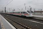 415 524-8  Hansestadt Rostock  und 4011 591-7  Salzburg  erreichen am 27.1.2018 als ICE1652 von Dresden Hauptbahnhof nach Wiesbaden Hauptbahnhof den Leipziger Hauptbahnhof.
