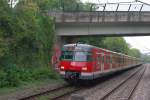 Ein ET 420, der 8. Bauserie, der S-Bahn Stuttgart fhrt gerade in Richtung Stuttgart. Hier aufgenommen in Hfingen am 19. September 2009.