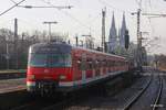 420 915-1 als Sonderzug in Köln Messe/Deutz, am 10.12.2016.