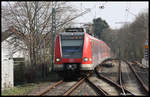 423447-2 fährt hier am 24.3.2017 um 15.10 Uhr in Bad Soden (Taunus) ein.