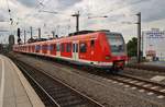 423 291-4 erreicht am 3.7.2017 als S11 von Düsseldorf Flughafen Terminal nach Bergisch Gladbach den Hauptbahnhof der Domstadt.