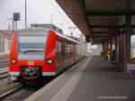 Am 17.03.2017 fuhr 425 145 als RB 32846 aus Kitzingen in Würzburg Hbf auf Gleis 11 ein. 