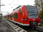 Am 17.04.2017 wurde 425 145 mit einem weiterem BR 426 als RB 58123 nach Treuchtlingen in Winterhausen von einem verspätetem ICE 1 überholt.