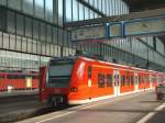 425 111 und 425 114 als RE Stuttgart - Karlsruhe am 23.08.2002 in Stuttgart Hbf.