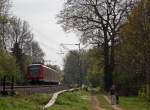 425 579-0 als RB11070 nach Duisburg bei Km 25.4 kurz vor Geilenkirchen, 28.4.10