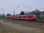 Ausfahrt aus Rheydt nach Aachen hat der 425 573-5 als RB33 am Mittwoch den 10.4.2013