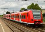 Am frhen Freitagnachmittag fhrt der 425 070-0 als RB 33 nach Aachen Hbf aus dem Rheydter Hbf aus.