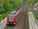 425 225-0 als Frontfahrzeug eines S1 Zuges in Neckargerach am 3.