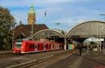 425 074-2 verlt als RB 33 nach Mnchengladbach am 31.10.2013 den Krefelder Hauptbahnhof