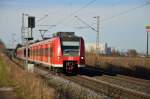 Im schönsten Sonnenlicht fährt der 425 532-8 mit dem 425 102-0 gen Grevenbroich auf seinem Weg nach Koblenz Hbf, hier ist er bei Gubberath an der Fürther Hecke abgelichtet.23.2.2014