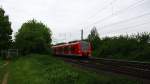 Die Rhein Niers Bahn (RB33) aus Aachen-Hbf-Heinsberg-Rheinand-Duisburg-Hbf kommt aus Richtung Aachen-West,Laurensberg,Richterich, und fährt in Richtung