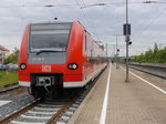 425 146 steht am 18.05.2016 in Kitzingen auf Gleis 9 und wartet auf die Abfahrt nach Würzburg Hbf als RB 58094.