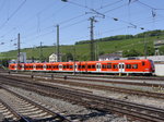 425 047 steht am 23.06.2016 in Würzburg Hbf auf dem Abstellgleis und wartet darauf auf Gleis 10 als RB 58093 nach Kitzingen bereit gestellt zu werden.