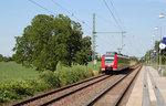 425 229 ist als S 4 nach Bruchsal unterwegs.
Aufgenommen am 03.07.2014 in Heiligenstein (Pfalz).
