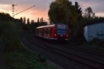 Nachschuß auf einen nach Mönchengladbach Hbf fahrenden RE8 der gerade aus Grevenbroich kommend durch Jüchen fährt.