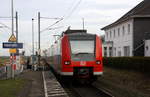 Ein Nachschuss von der Rhein Niers Bahn (RB33) kommt aus Aachen-Hbf nach Duisburg-Hbf und kamm aus Richtung