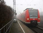 Die Rhein Niers Bahn (RB33) kommt die Kohlscheider-Rampe hoch aus Duisburg-Hbf,Heinsberg-Rheinand nach Aachen-Hbf und hält in Kohlscheid und fährt in Richtung