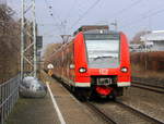 Die Rhein Niers Bahn (RB33) kommt die Kohlscheider-Rampe hoch aus Duisburg-Hbf/Heinsberg-Rheinland) nach Aachen-Hbf und hält in Kohlscheid und fährt in Richtung