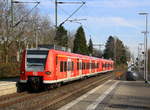 Die Rhein Niers Bahn (RB33) kommt aus Duisburg-Hbf nach Aachen-Hbf und kommt aus Richtung Mönchengladbach-Hbf,Rheydt-Hbf,Wickrath,Beckrath,Herrath und hält in Erkelenz und fährt dann