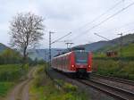 426 019 und 426 021 sind als RE 1 Trier - Koblenz am 11.10.2011 in Pommern (Mosel)