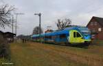 Westfalenbahn ET 009 Flirt 3-teilig 0427 117-7 + 0827 117-3 + 0427 617-6 (Bj. 2007, Stadler) als WFB 90662 Paderborn - Herford, KBS 405 Paderborn - Herford, fotografiert bei der Einfahrt in den Bf. Sylbach am 28.12.2014 